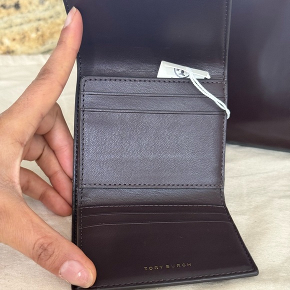 New 900+! Tory Burch BRITTEN SMOOTH SATCHEL & Matching Wallet TEMPRANILLO / Gold - Picture 8 of 15